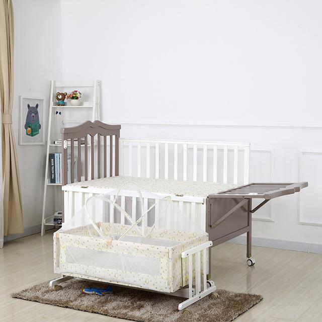 Adjustable Solid Wood Baby Bed supplier